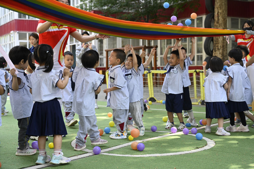 石家庄新华区：多彩活动迎“六一”