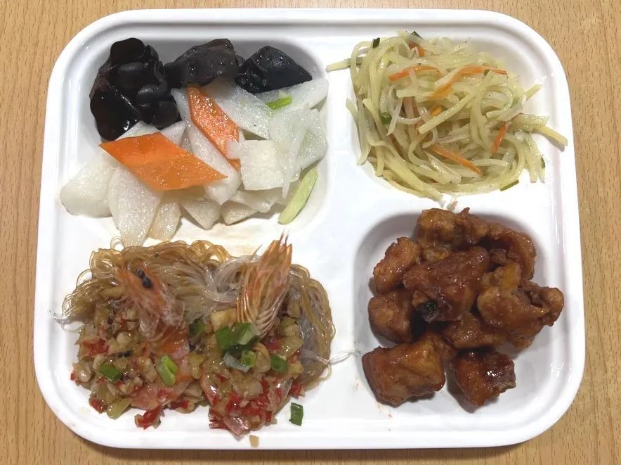 最后一顿饭，学校请你吃！网友：“现在回学校还来得及吗？”