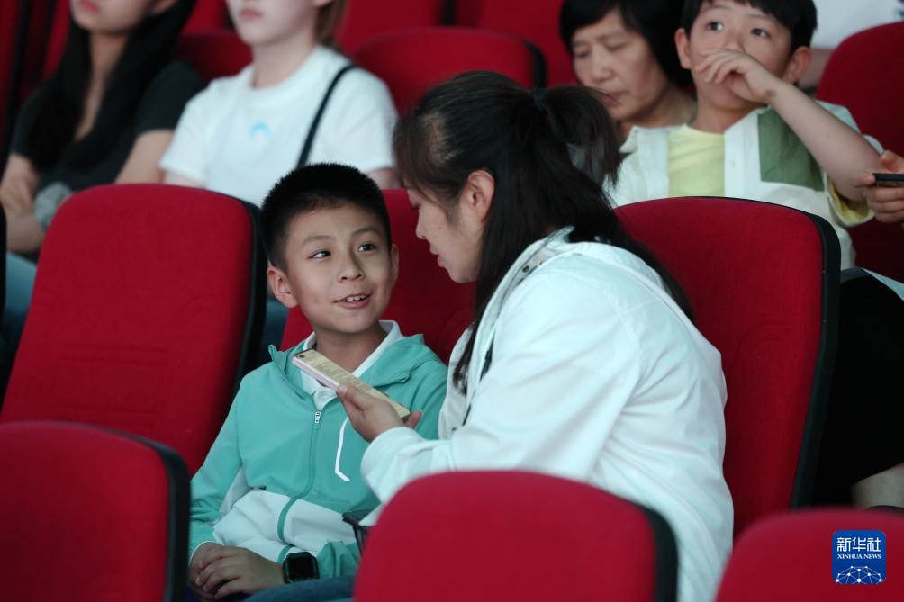 了不起的童年丨这个小小讲解员为何“一讲成名”？