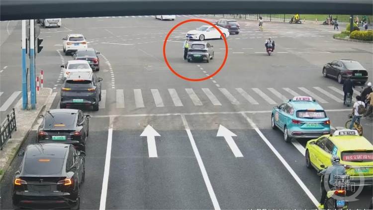 上海现“88888”“法拉利”新能源汽车,一查竟是…… 上海现“88888”“法拉利”新能源汽车,一查竟是……