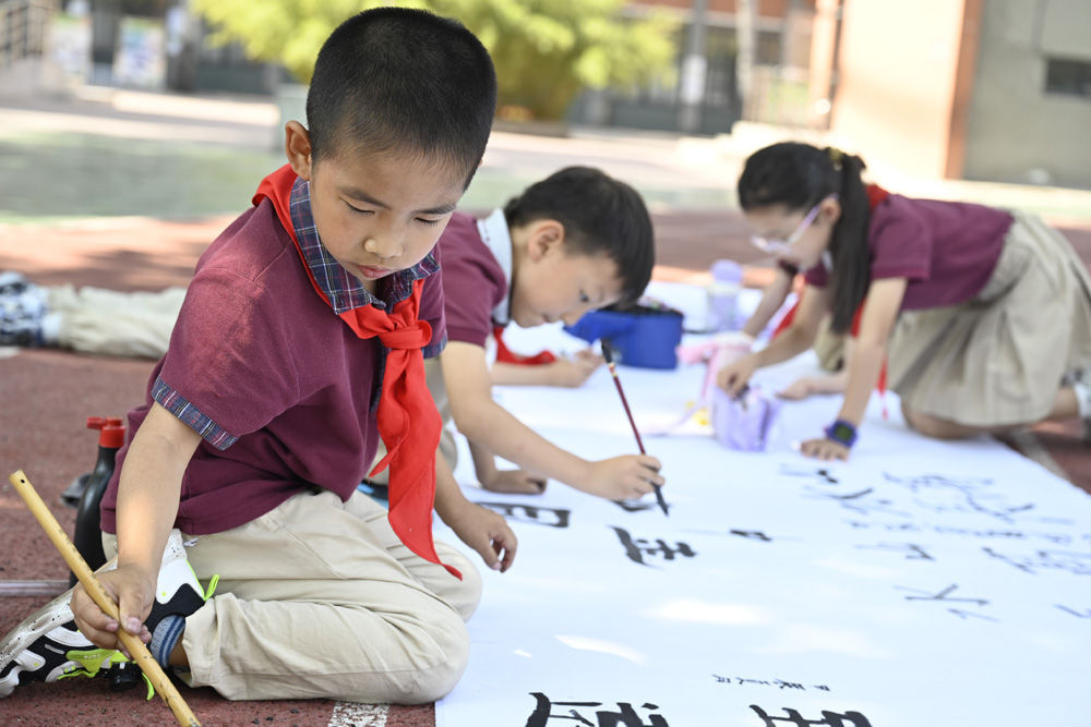 石家庄新华区：多彩活动迎“六一”