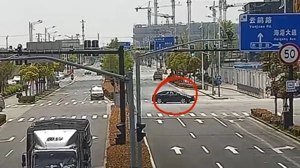 1次扣光12分！上海一司机心存侥幸“瞎胡搅”，1小时就被抓