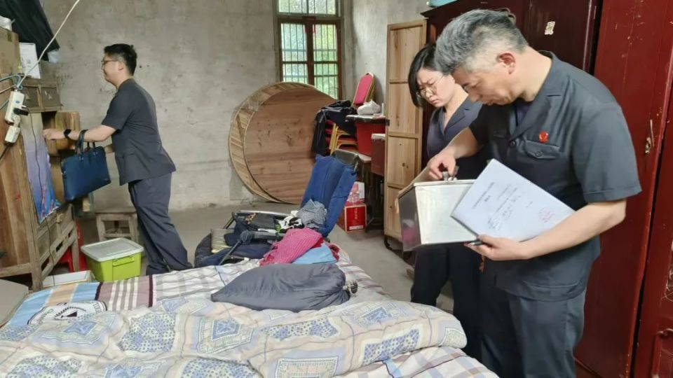 女子以80多岁父母偏心等为由拒绝赡养,法院调解执行!律师:赡养父母是法定义务 女子以80多岁父母偏心等为由拒绝赡养,法院调解执行!律师:赡养父母是法定义务