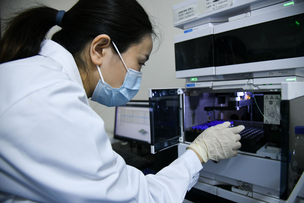 在污水中找“宝贝”的青年科技工作者 在污水中找“宝贝”的青年科技工作者