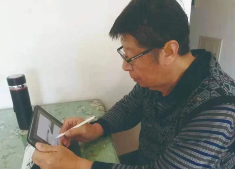 “治好我焦虑的‘赛博爷爷’离开了”，万千网友泪崩