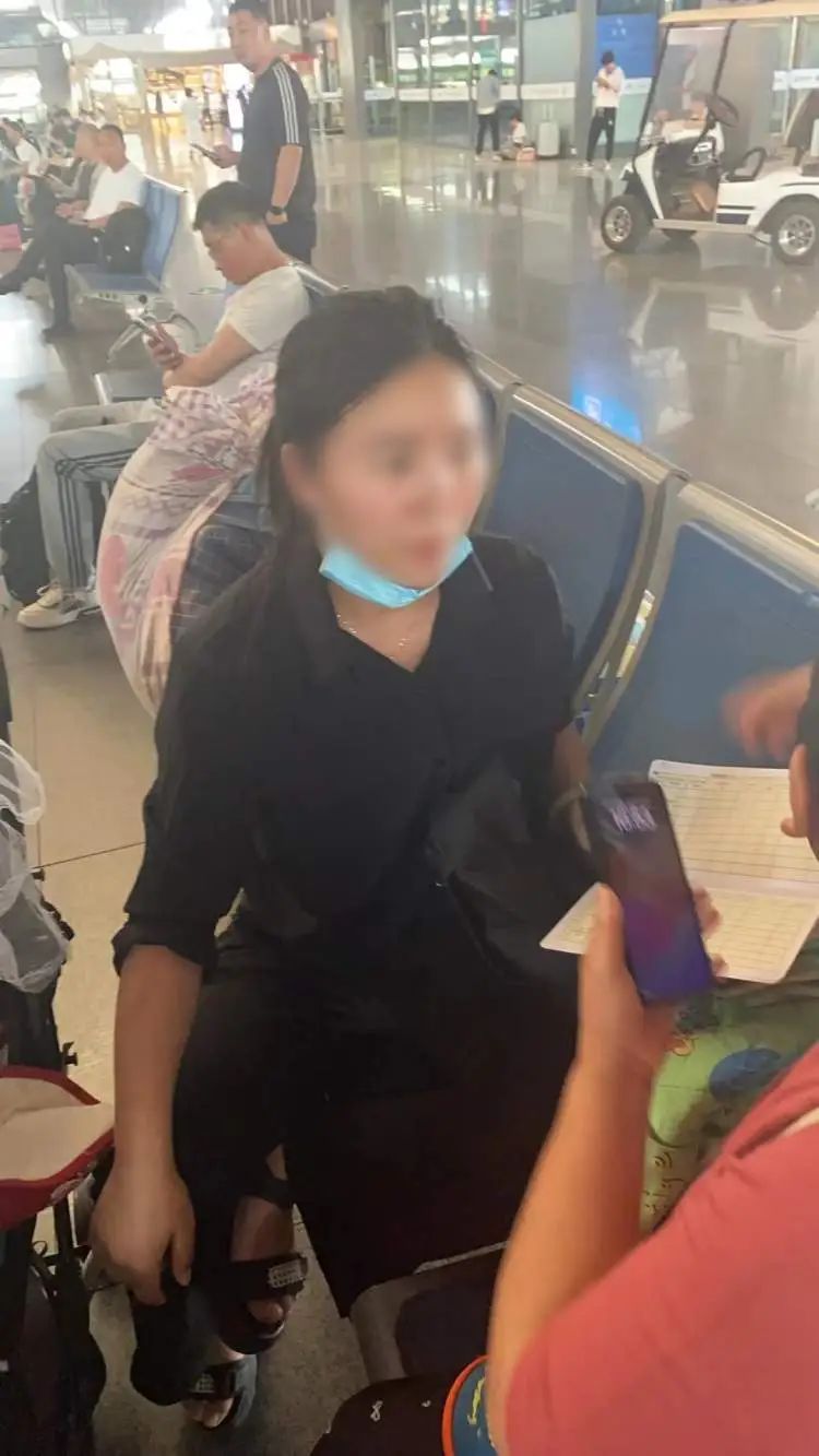 荒唐！这事也能做？两对夫妻、一对情侣被抓获！