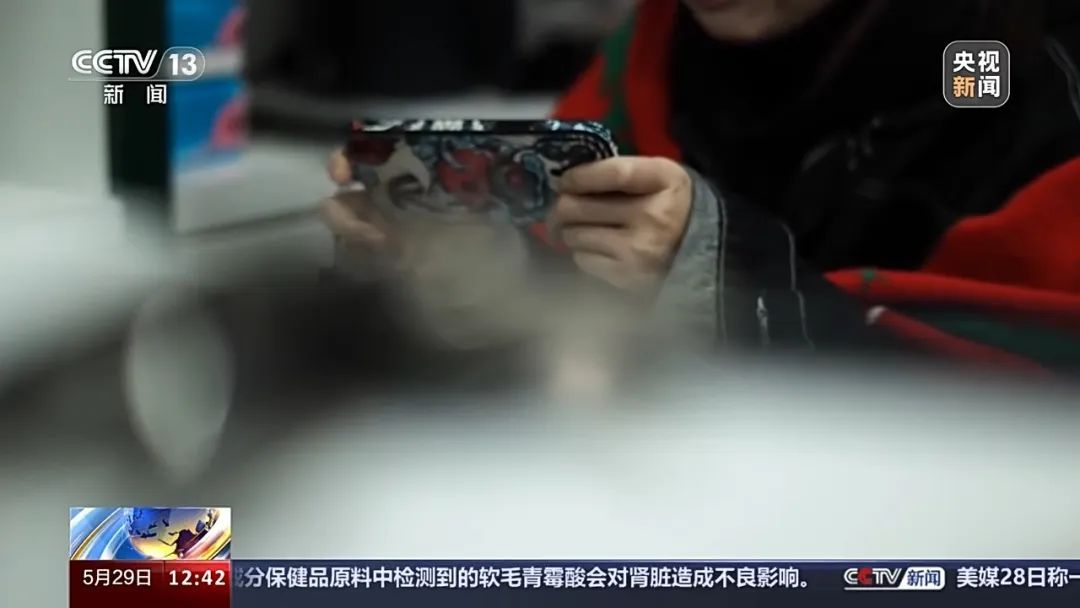 10岁的朵朵是怎么被骗走一万元的? 10岁的朵朵是怎么被骗走一万元的?