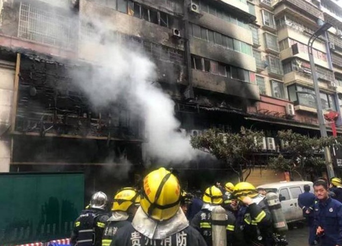 50公斤“生物油”放煤气罐上方，这家餐饮店太吓人！