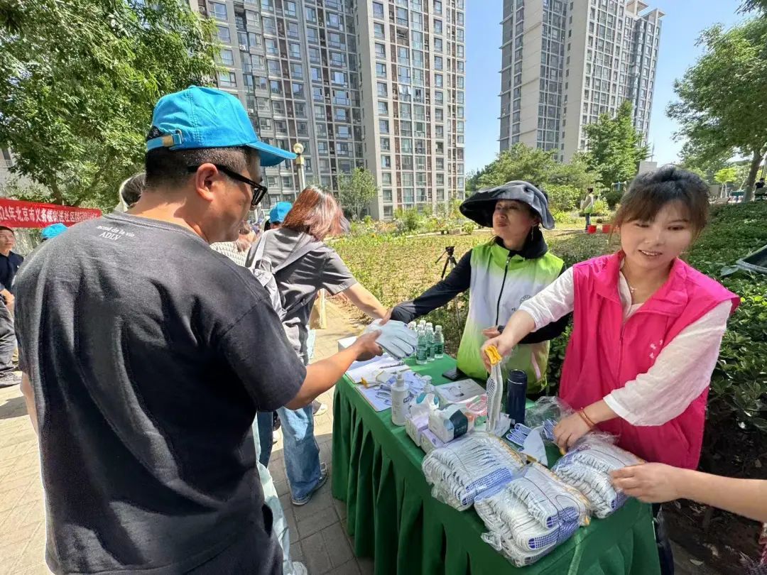 呀,真好看!@北京市民,您家门口有这种“微花园”了吗? 呀,真好看!@北京市民,您家门口有这种“微花园”了吗?