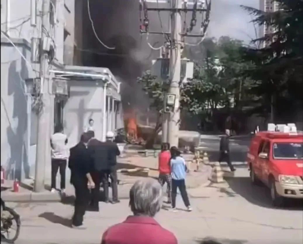 50公斤“生物油”放煤气罐上方，这家餐饮店太吓人！