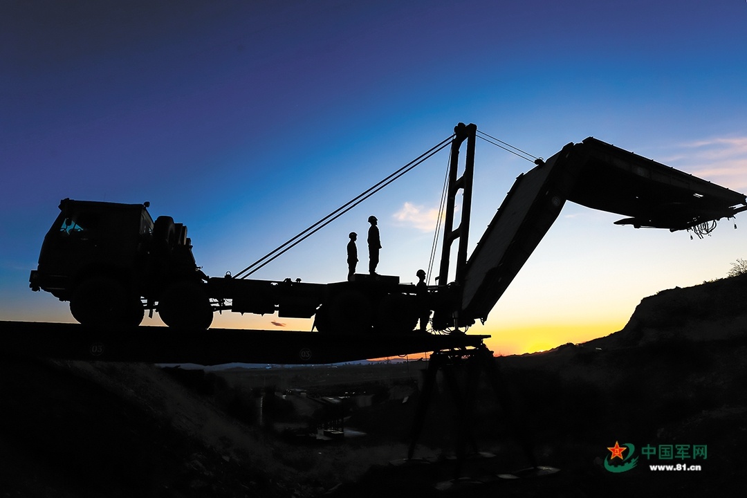 科技赋能!武警第一机动总队某支队开展抢险救援训练 科技赋能!武警第一机动总队某支队开展抢险救援训练