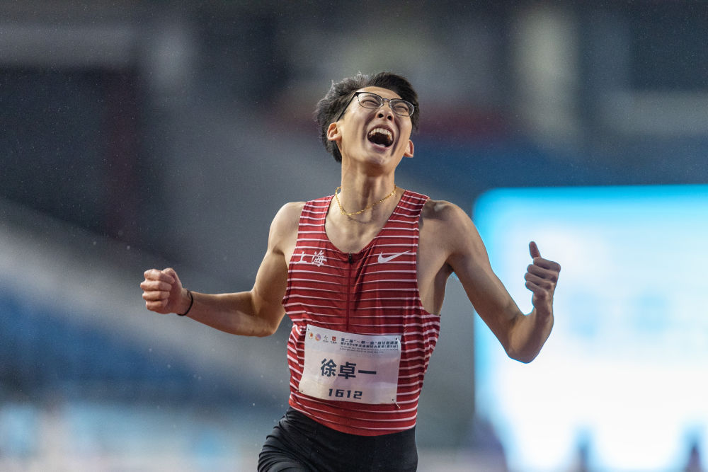 男子跨栏新秀徐卓一达标巴黎奥运会