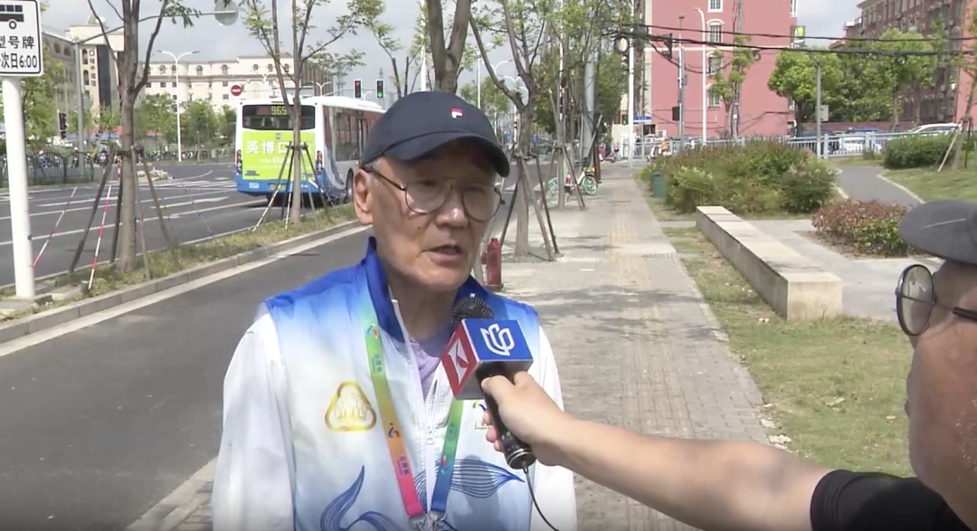 近期上海街头频现！很多人都踩到了，根本擦不干净...不明粘液究竟是什么？