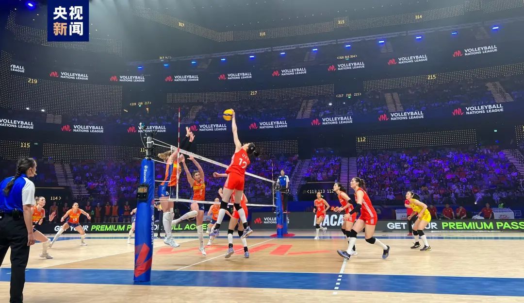 冲上热搜!她正式复出! 冲上热搜!她正式复出!