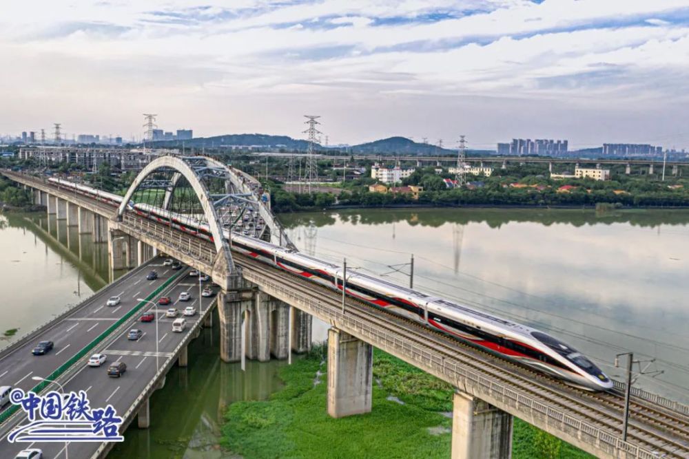 中国铁路：6月1日开售实行市场化票价机制的4条高铁车票