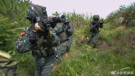 武警魔鬼周极限训练高燃瞬间