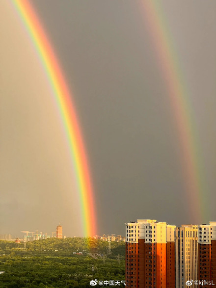 在阿勒泰遇见罕见双彩虹 双彩虹是怎么形成的? 在阿勒泰遇见罕见双彩虹 双彩虹是怎么形成的?