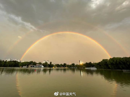 在阿勒泰遇见罕见双彩虹 双彩虹是怎么形成的? 在阿勒泰遇见罕见双彩虹 双彩虹是怎么形成的?