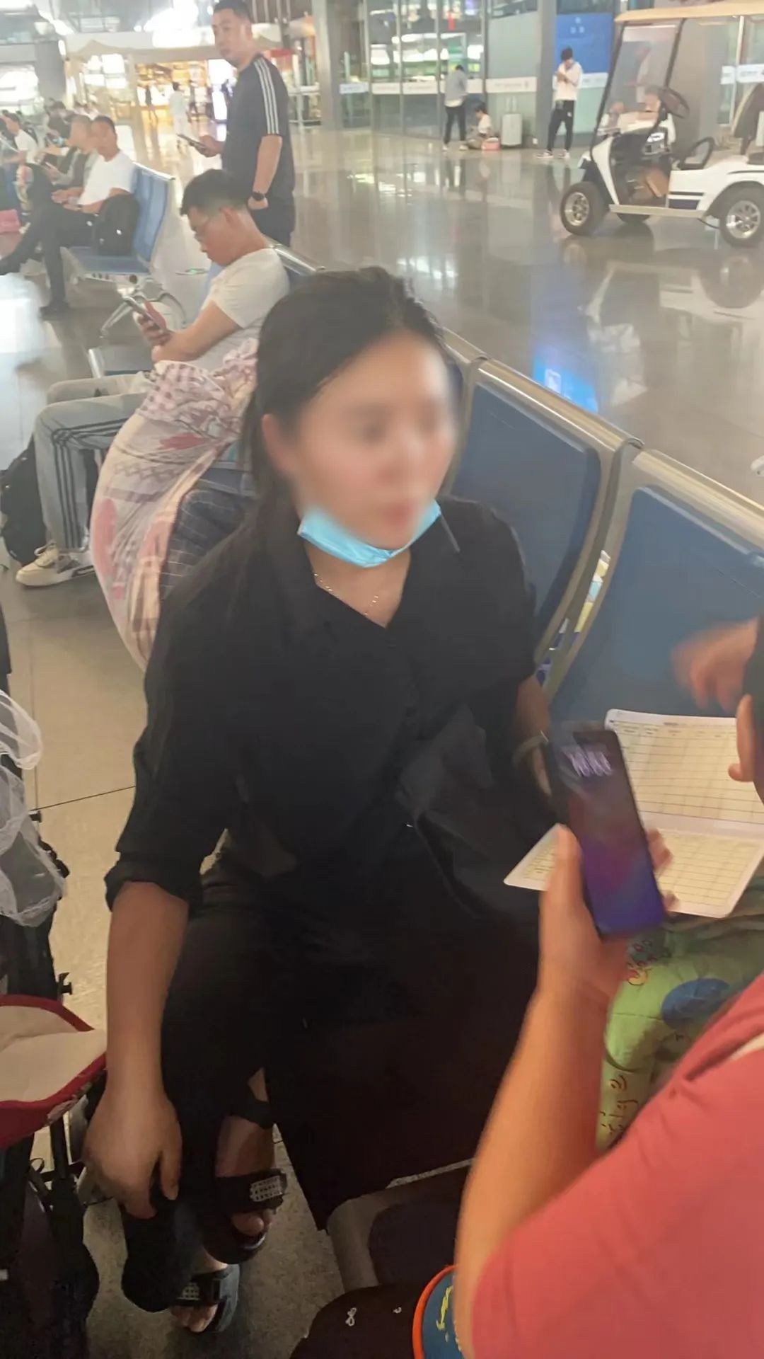 荒唐！这事也能做？两对夫妻、一对情侣被抓获！