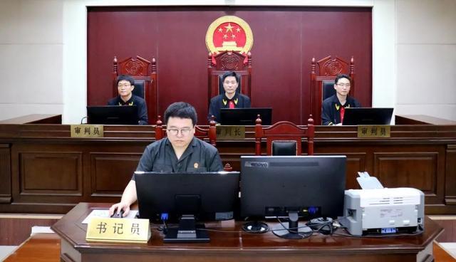 潍坊滨海经济技术开发区原党工委书记、管委会主任张恒道受贿、滥用职权案一审公开宣判 潍坊滨海经济技术开发区原党工委书记、管委会主任张恒道受贿、滥用职权案一审公开宣判