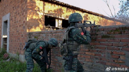 武警魔鬼周极限训练高燃瞬间