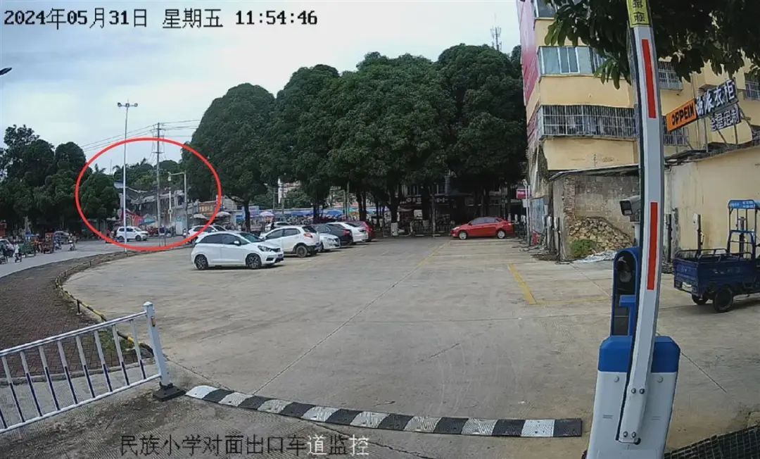 突发！一商铺倒塌致5人被困，当地回应