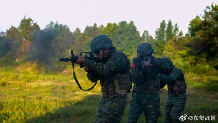 武警魔鬼周极限训练高燃瞬间