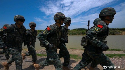 武警魔鬼周极限训练高燃瞬间