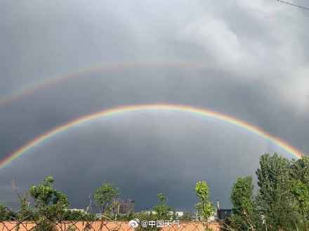 在阿勒泰遇见罕见双彩虹 双彩虹是怎么形成的? 在阿勒泰遇见罕见双彩虹 双彩虹是怎么形成的?