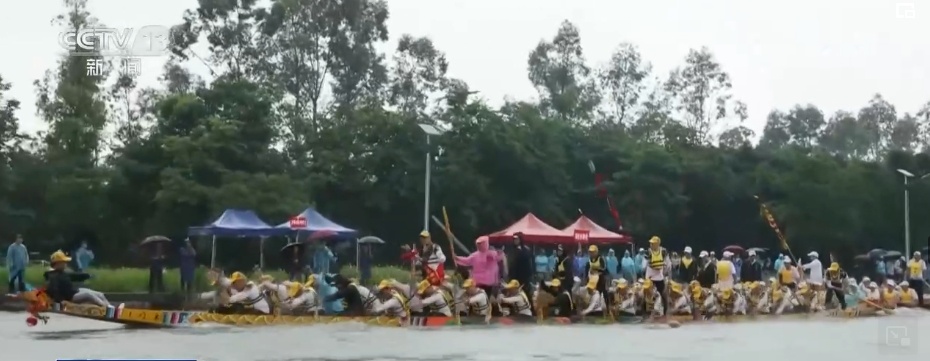 蛟龙逐浪 小小少年传承龙舟文化 蛟龙逐浪 小小少年传承龙舟文化