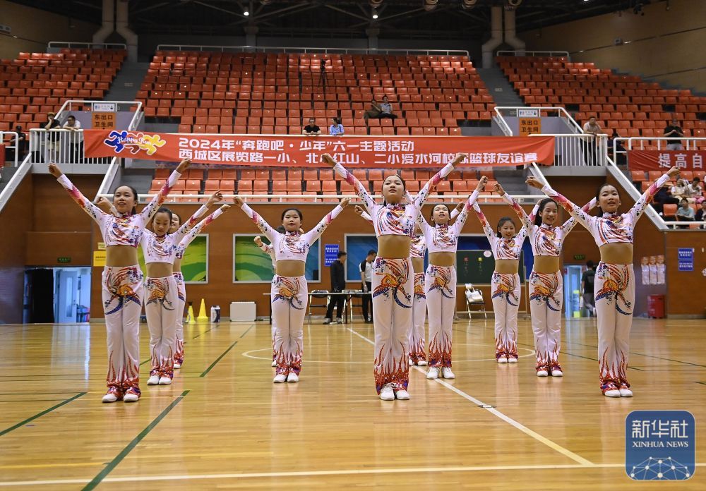 “六一”国际儿童节 | 篮下挥汗迎“六一”