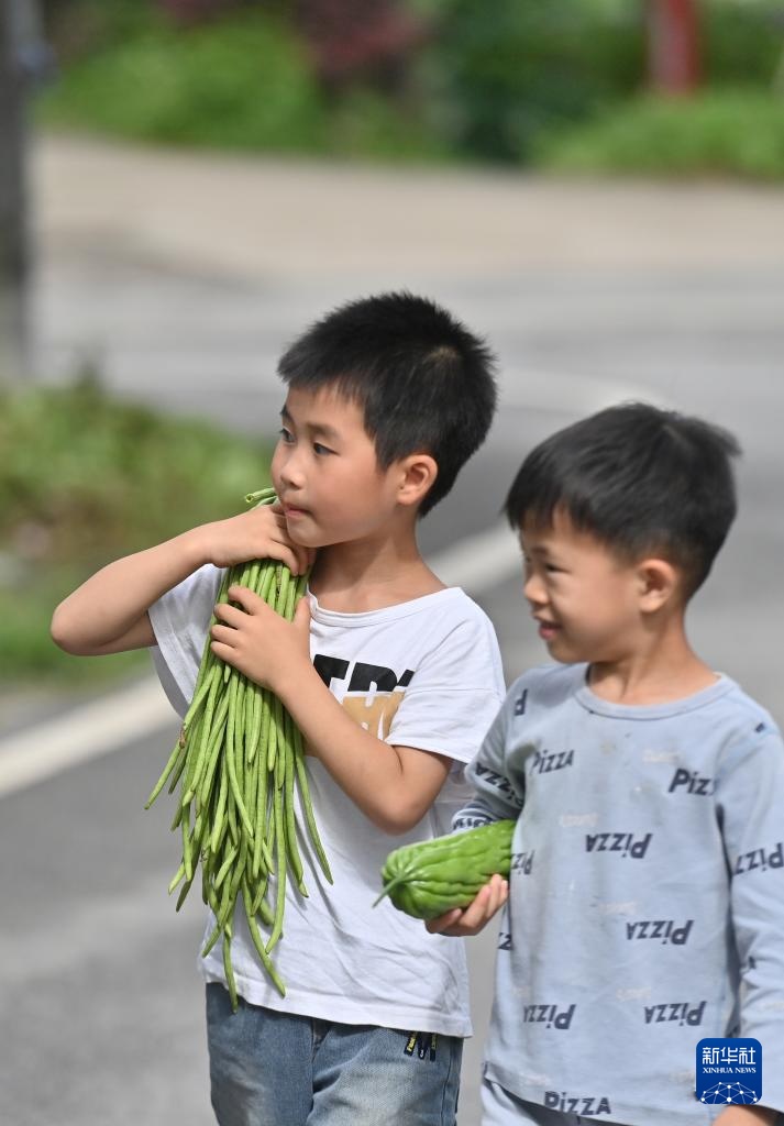 可爱的乡村——觉山村孩子们的笑脸