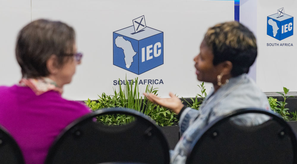 南非大选计票工作紧张进行