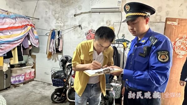 电动车违规充电整治今起“动真格”，全市首张个人罚单开出，私拉电线充电被罚50元
