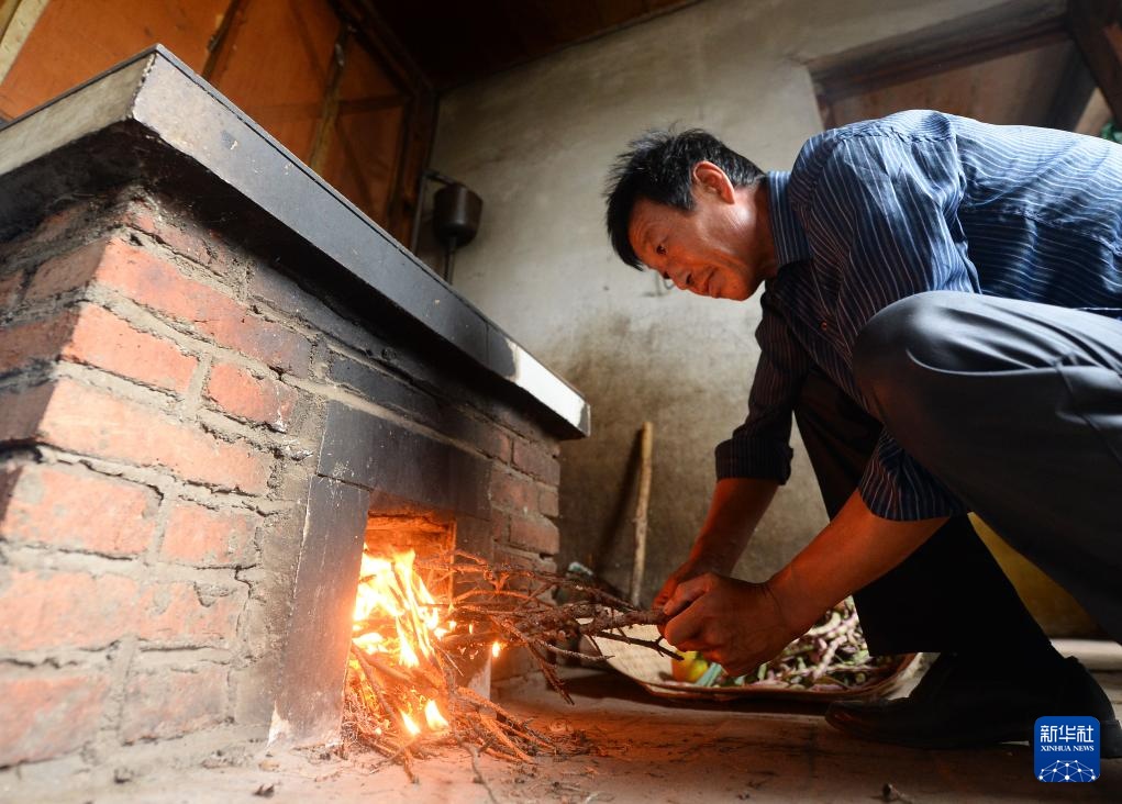 图片故事丨护林员李东魁——深情紧系万林涛 图片故事丨护林员李东魁——深情紧系万林涛