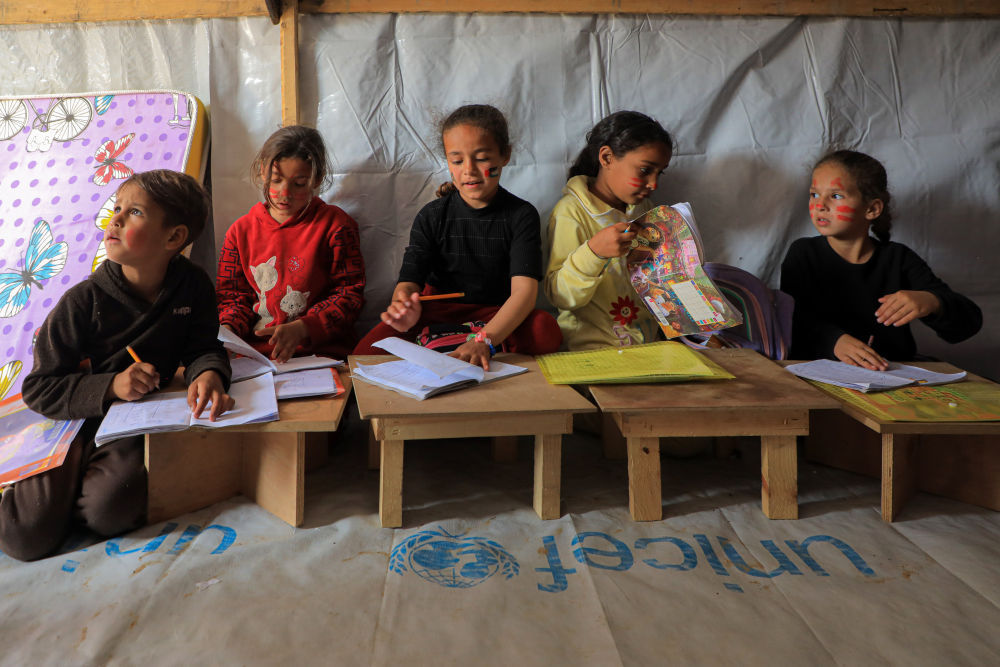 中东战地手记｜“帐篷学校”——加沙战火中承载教育的希望