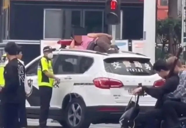警方通报：周某（女，45岁）系精神障碍患者
