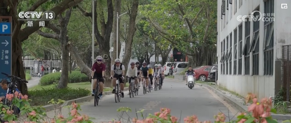 “骑行经济”热力四射 科技与潮流“碰撞”出新消费潜力 “骑行经济”热力四射 科技与潮流“碰撞”出新消费潜力