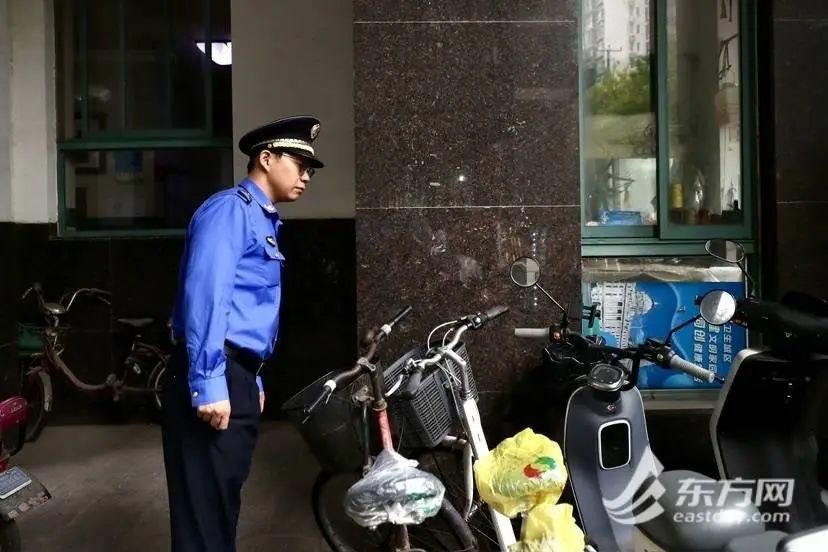 事关电瓶车，上海今起实施！城管开展执法检查，全市首张个人罚单开出