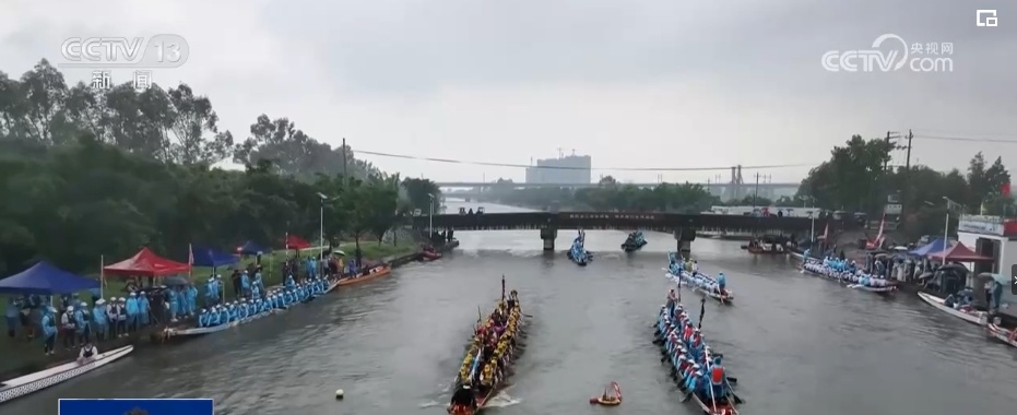 蛟龙逐浪 小小少年传承龙舟文化 蛟龙逐浪 小小少年传承龙舟文化