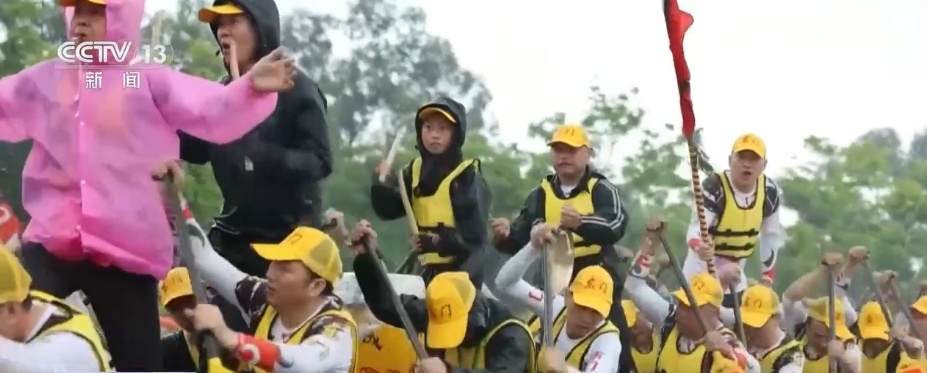 蛟龙逐浪 小小少年传承龙舟文化 蛟龙逐浪 小小少年传承龙舟文化