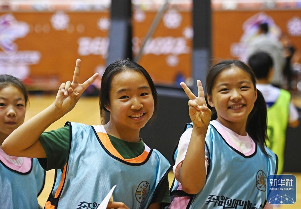 “六一”国际儿童节 | 篮下挥汗迎“六一”