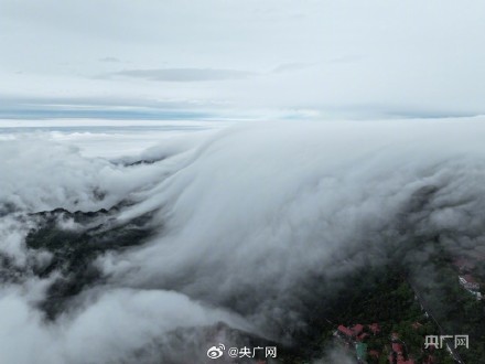 庐山瀑布云太壮观了