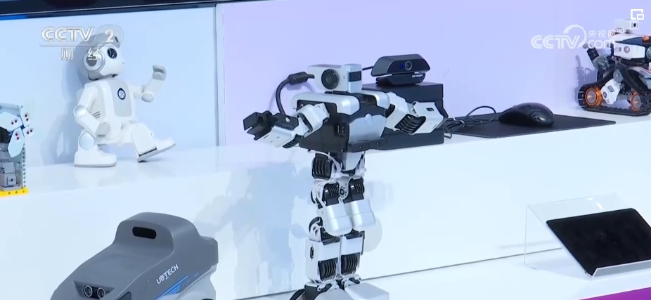 赋能、远见,未来已来!“智力+耐力”助推人形机器人加速“进化” 赋能、远见,未来已来!“智力+耐力”助推人形机器人加速“进化”