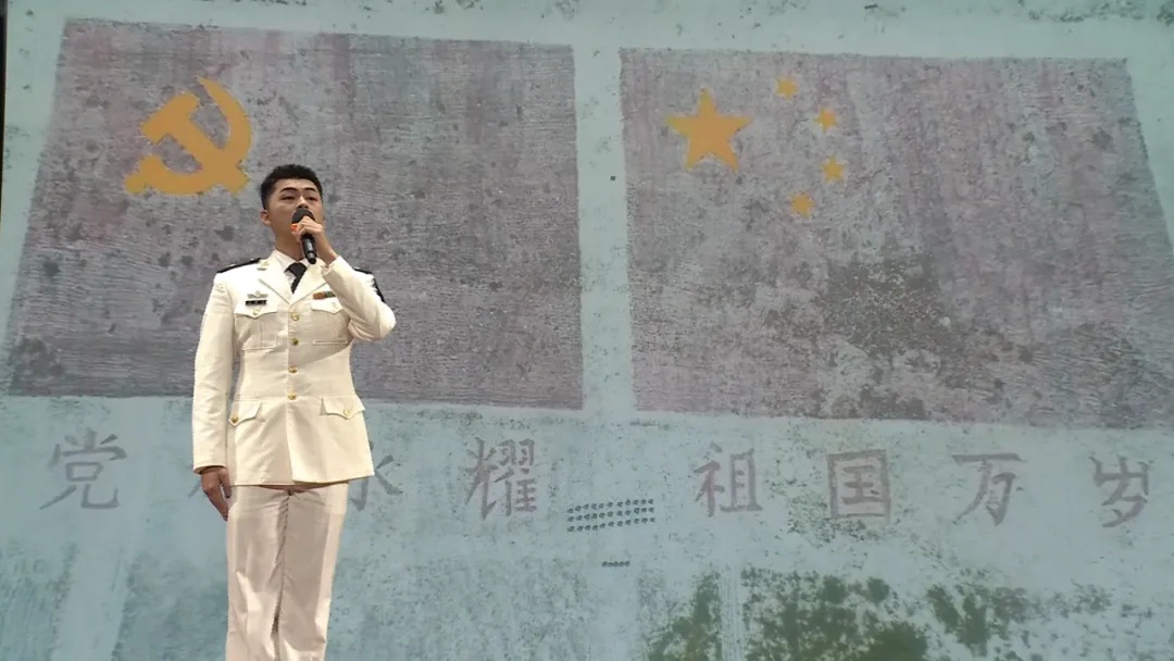 “来时带一捧故乡的土,走时带一粒西沙的沙” “来时带一捧故乡的土,走时带一粒西沙的沙”