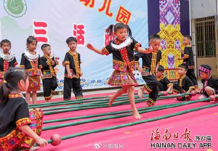 来看海南岛中部山区孩子的幸福童年
