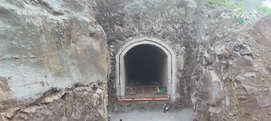 清江碧水促民生 百姓享受绿色发展福祉