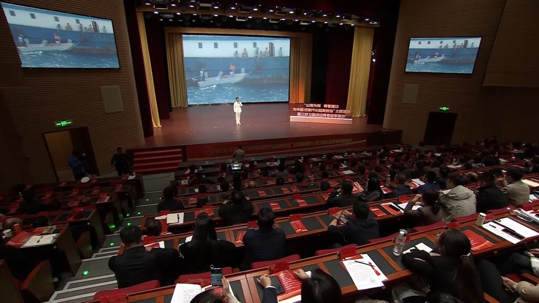 “来时带一捧故乡的土,走时带一粒西沙的沙” “来时带一捧故乡的土,走时带一粒西沙的沙”