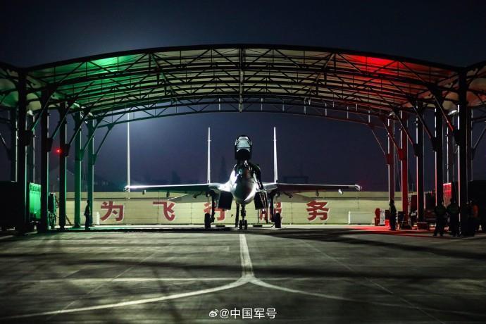 暗夜出击!多图直击东部战区夜间飞行训练 暗夜出击!多图直击东部战区夜间飞行训练