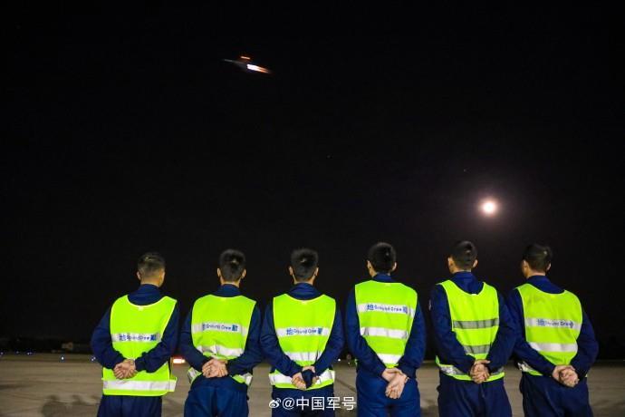 暗夜出击!多图直击东部战区夜间飞行训练 暗夜出击!多图直击东部战区夜间飞行训练